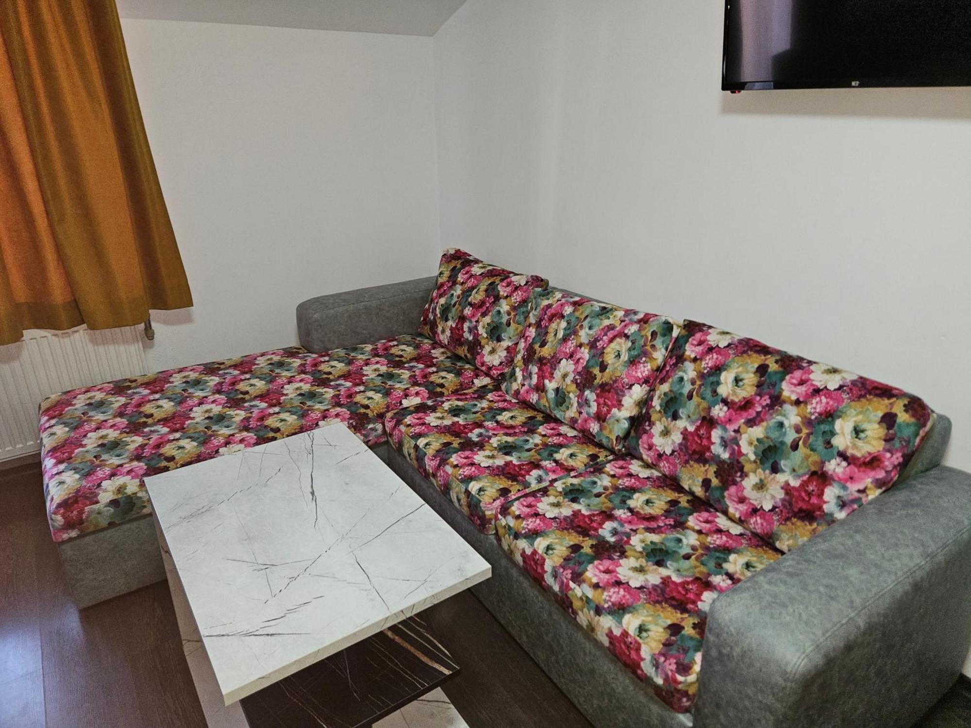 Priyateli - Friends Hotel Veliko Tarnovo Eksteriør billede