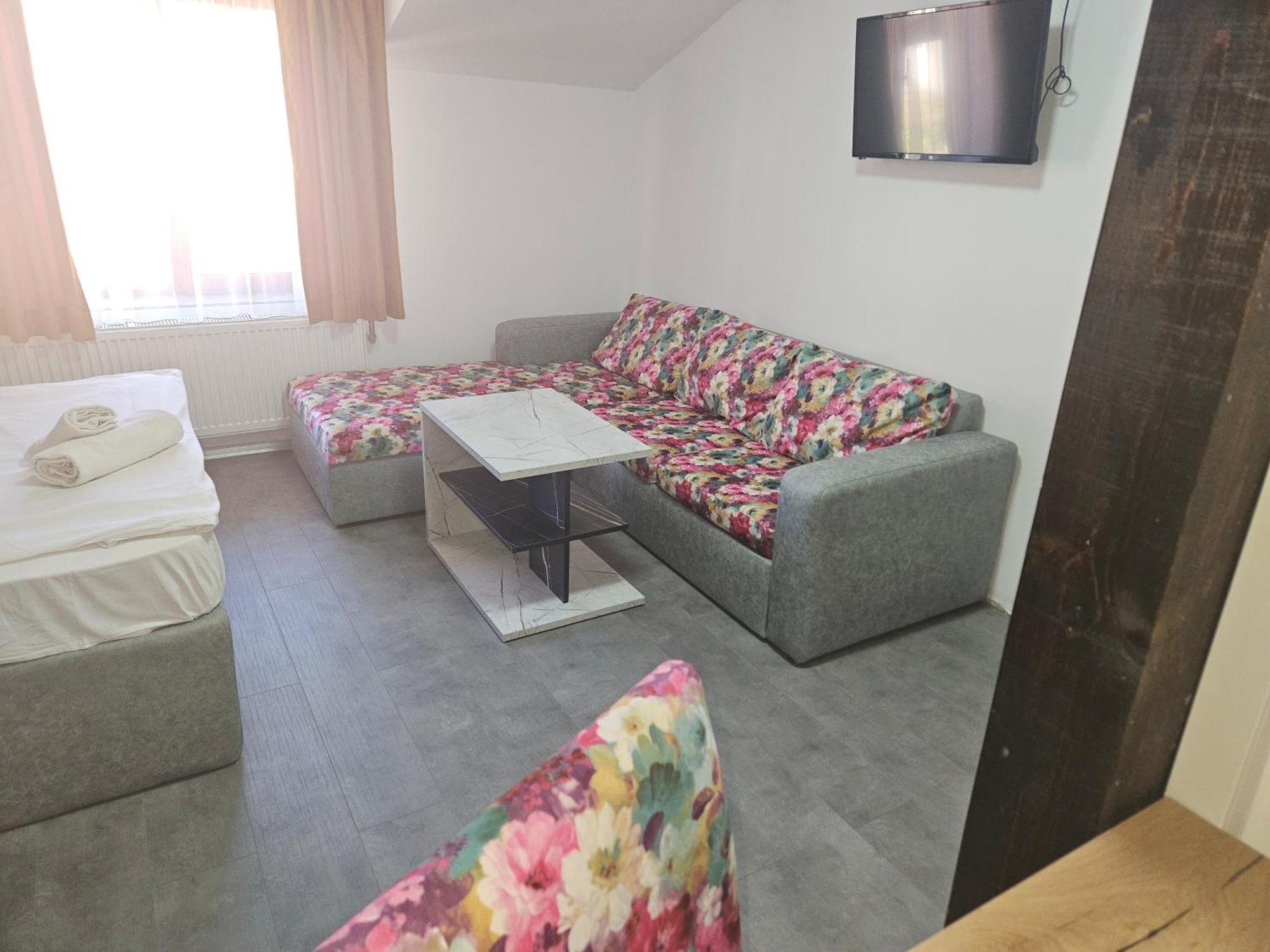 Priyateli - Friends Hotel Veliko Tarnovo Eksteriør billede