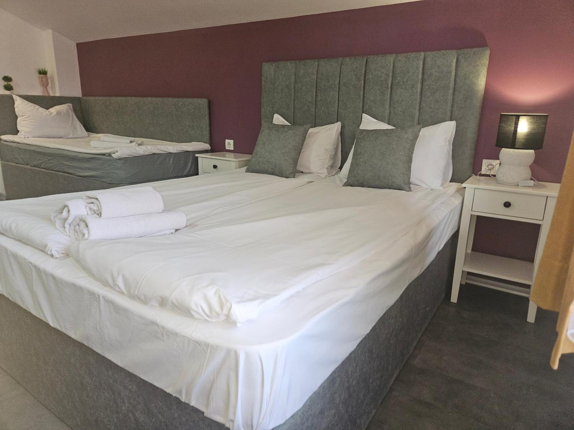 Priyateli - Friends Hotel Veliko Tarnovo Eksteriør billede