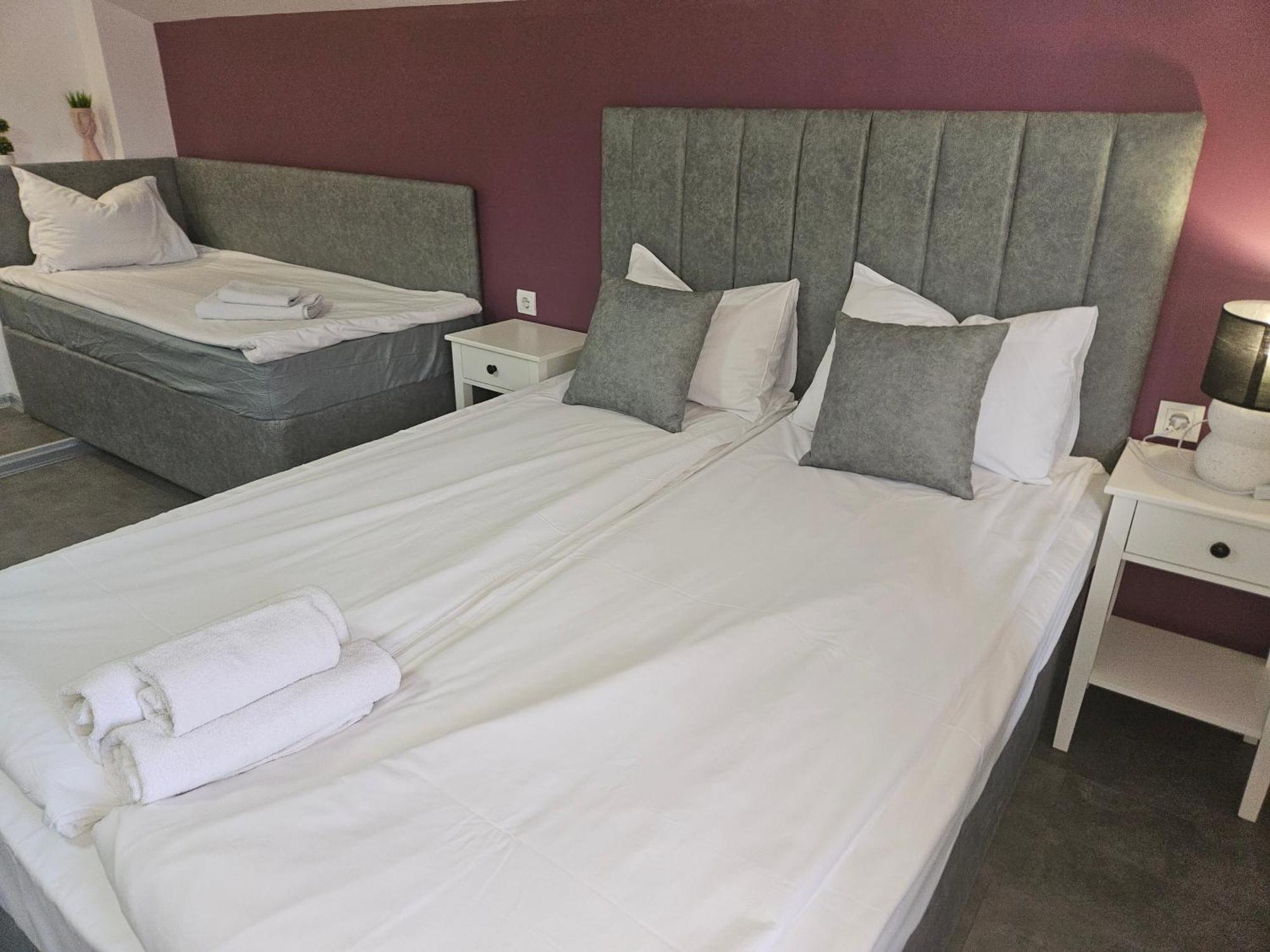 Priyateli - Friends Hotel Veliko Tarnovo Eksteriør billede