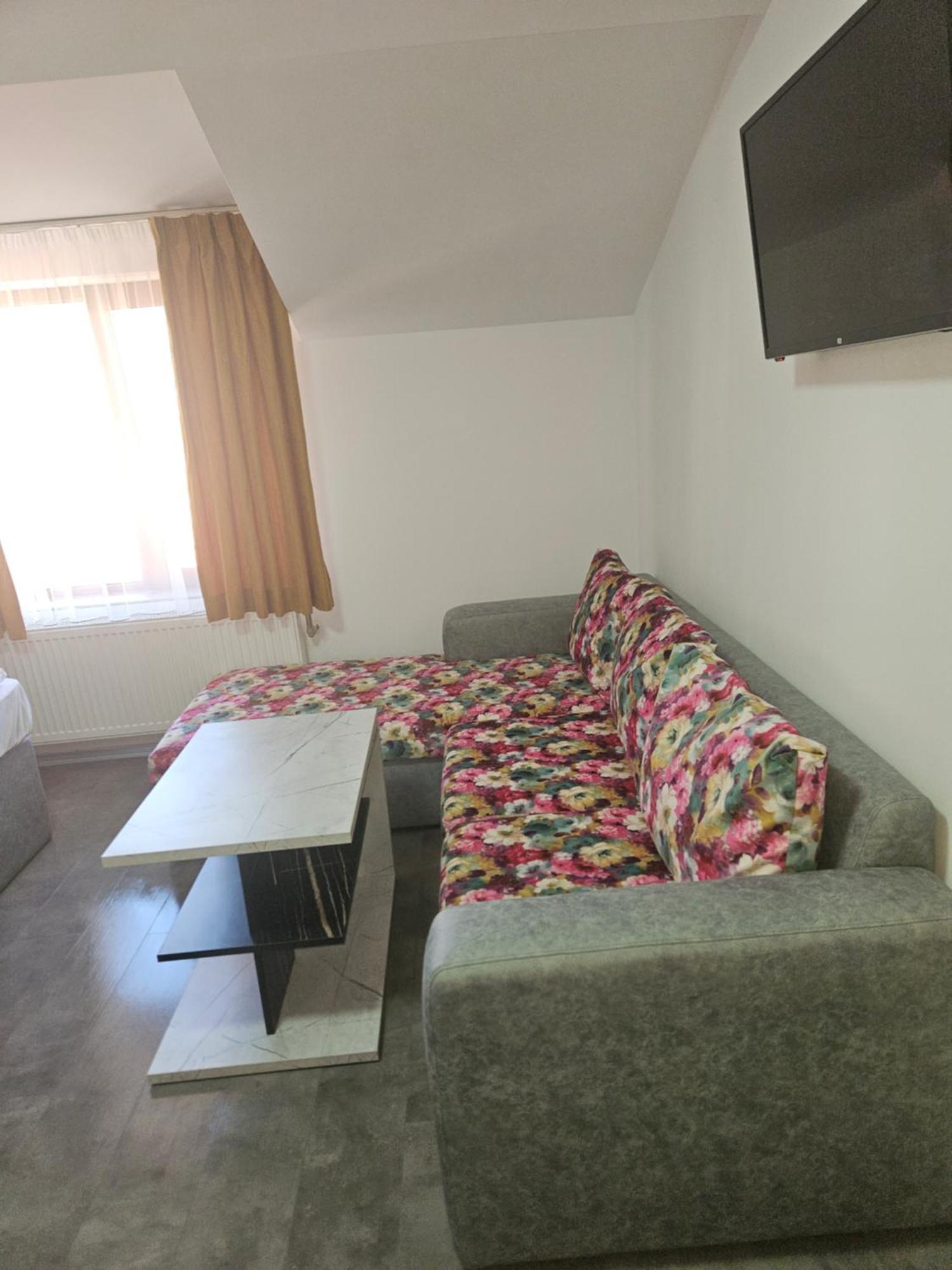 Priyateli - Friends Hotel Veliko Tarnovo Eksteriør billede