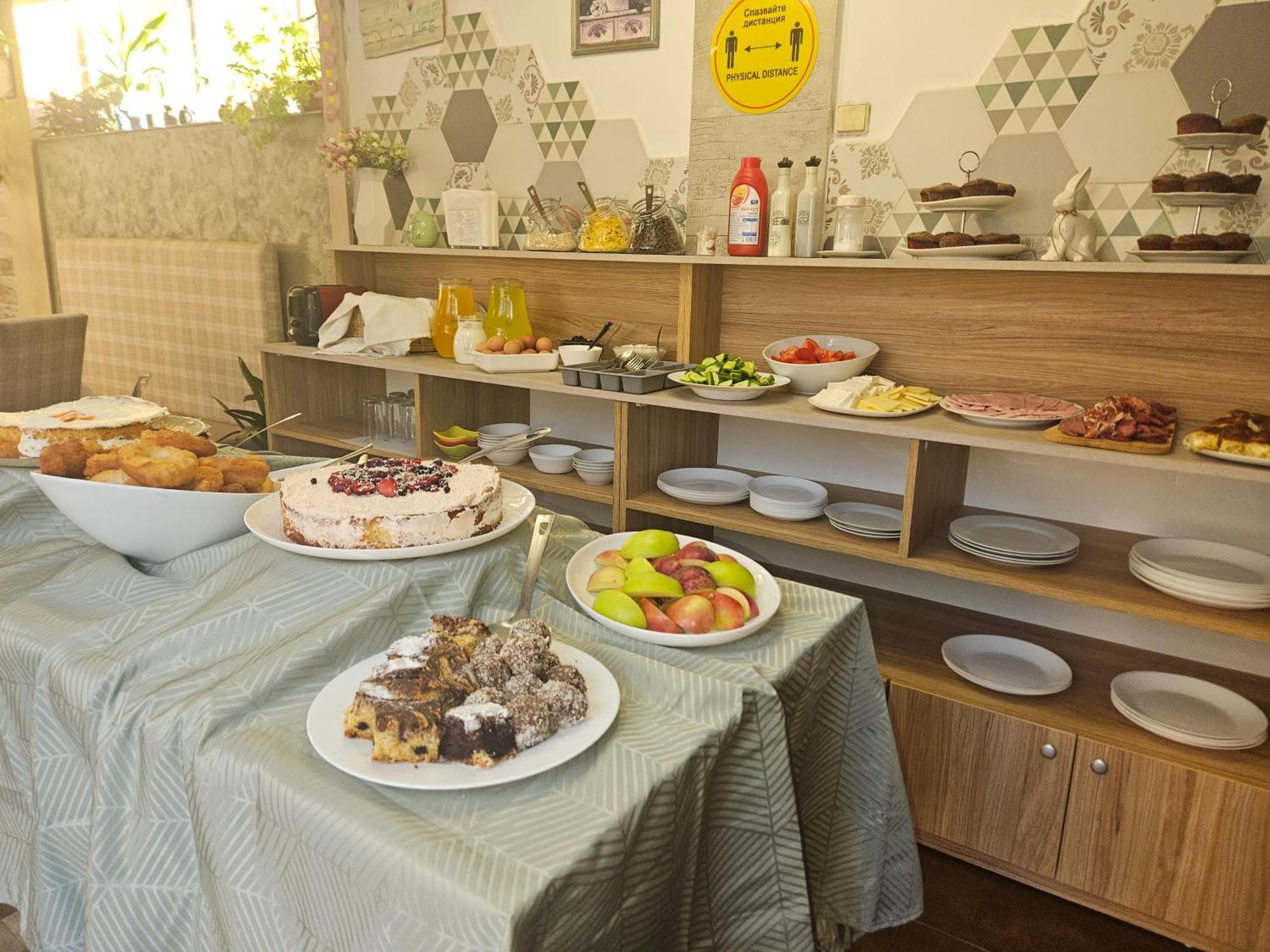 Priyateli - Friends Hotel Veliko Tarnovo Eksteriør billede