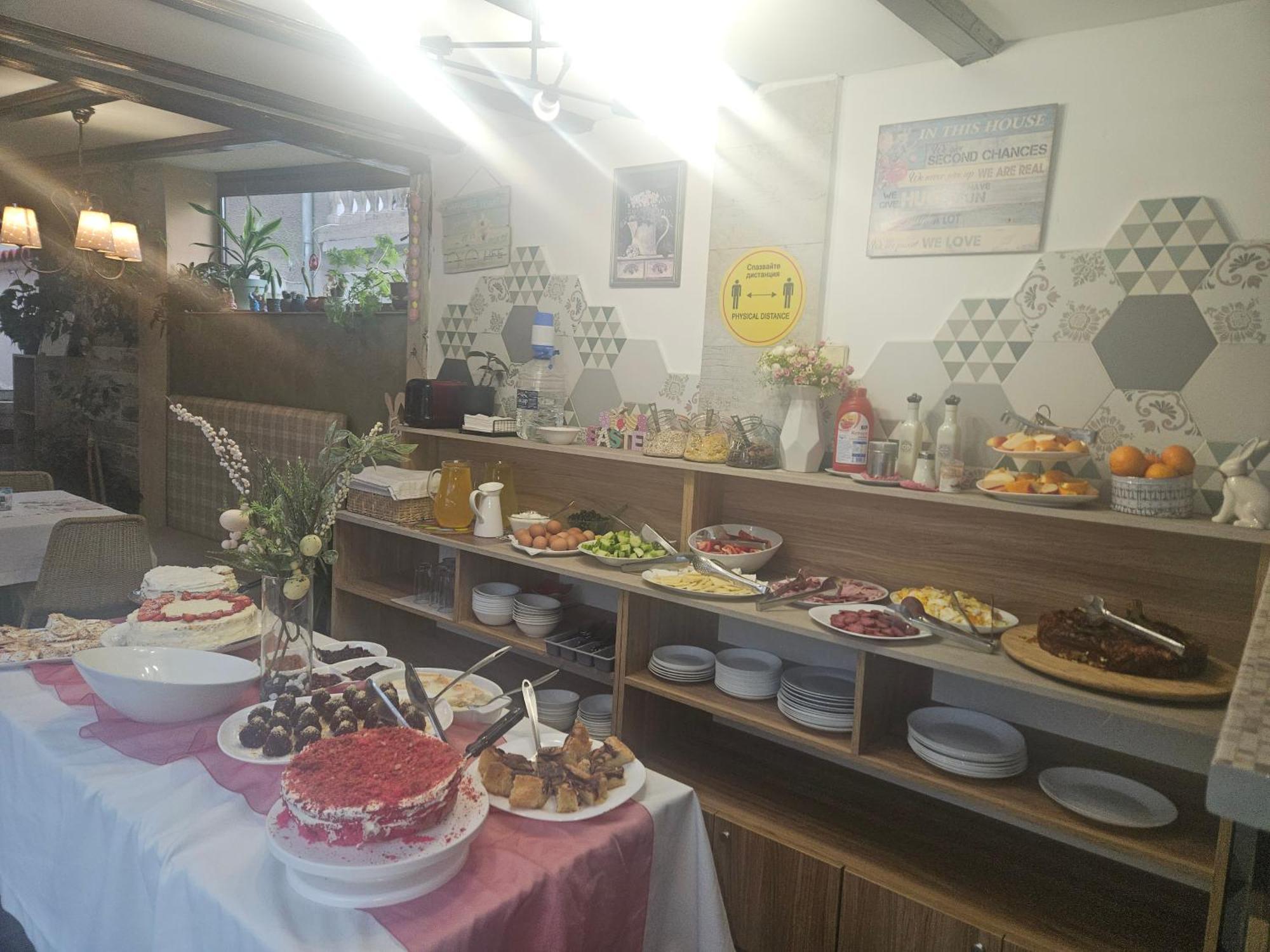 Priyateli - Friends Hotel Veliko Tarnovo Eksteriør billede